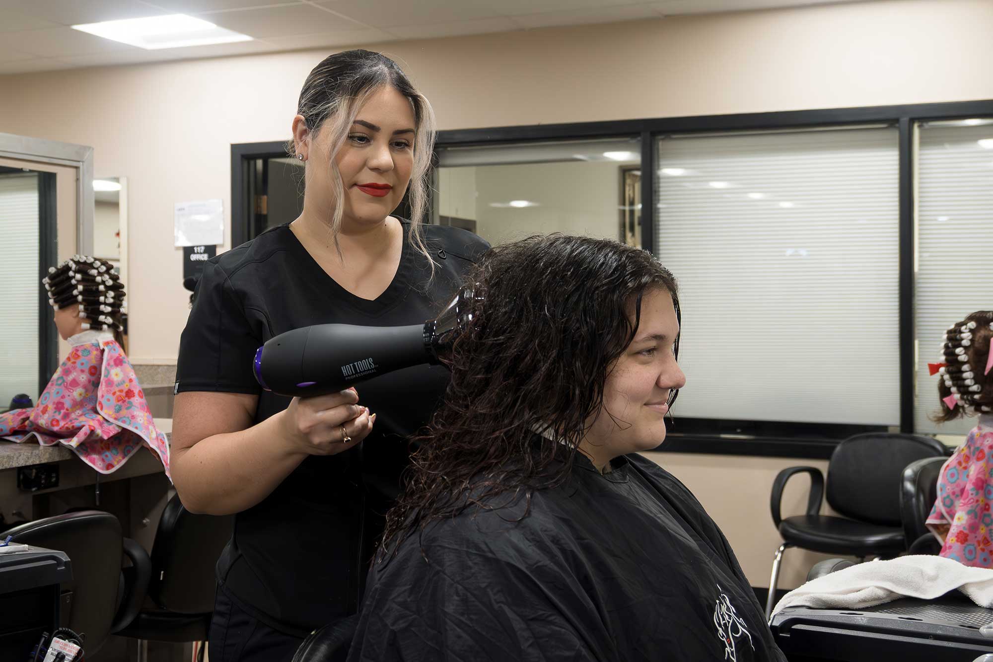 Cosmetology-Operator